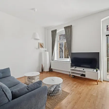 Apartment Helle Altbauwohnung 3 Zimmer & Balkon - Nahe Tu & Zentrum *