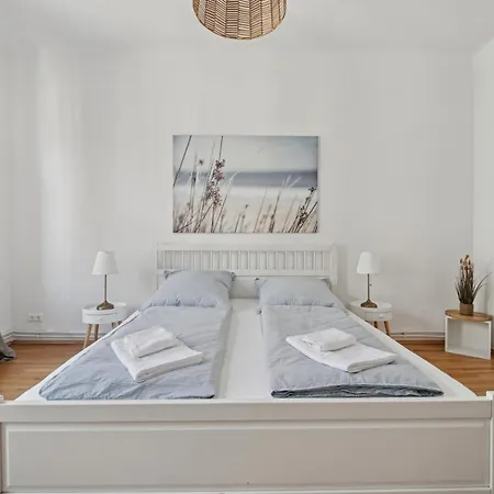 Helle Altbauwohnung 3 Zimmer & Balkon - Nahe Tu & Zentrum Apartment *