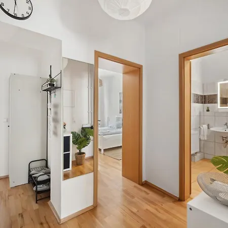 Helle Altbauwohnung 3 Zimmer & Balkon - Nahe Tu & Zentrum Apartment *